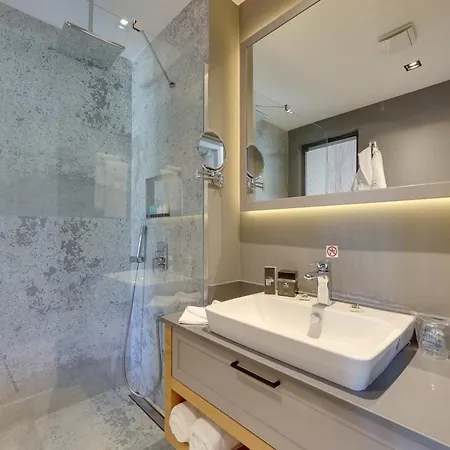 Celeste Bella Luxury & فندق أورتاكنت