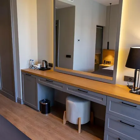 Celeste Bella Luxury & 4*
