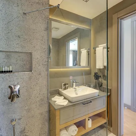 מלון Celeste Bella Luxury & 4*