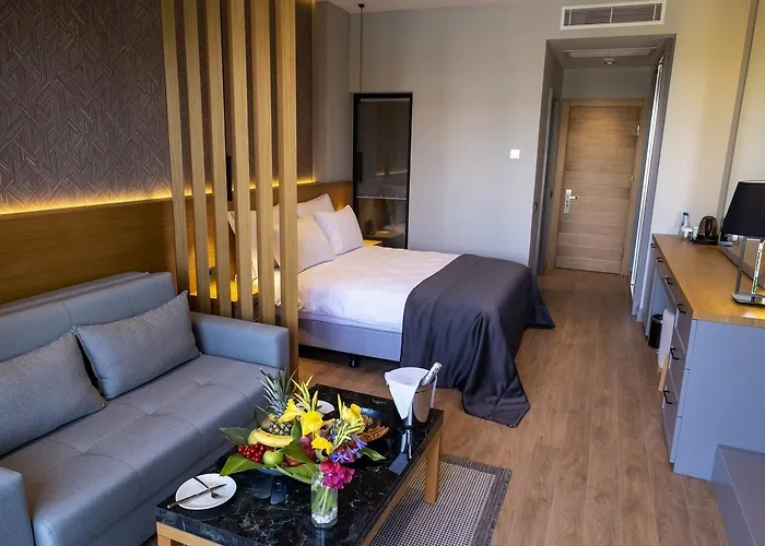 Celeste Bella Luxury & ホテル 4*