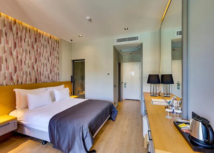 Celeste Bella Luxury & ホテル 4*